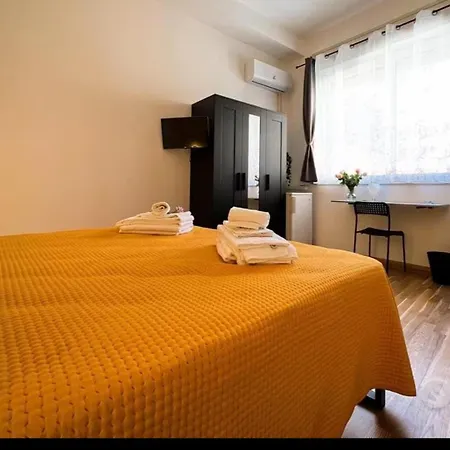 Dolce Casa Capodimonte 公寓 *